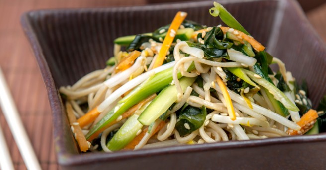 Easy Soba Noodle Salad with Wakame-image